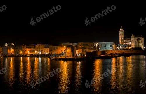 Preview: Panorama of the port of Trani in the evening