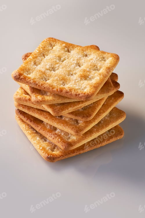 Preview: A pile of seven sweet crackers
