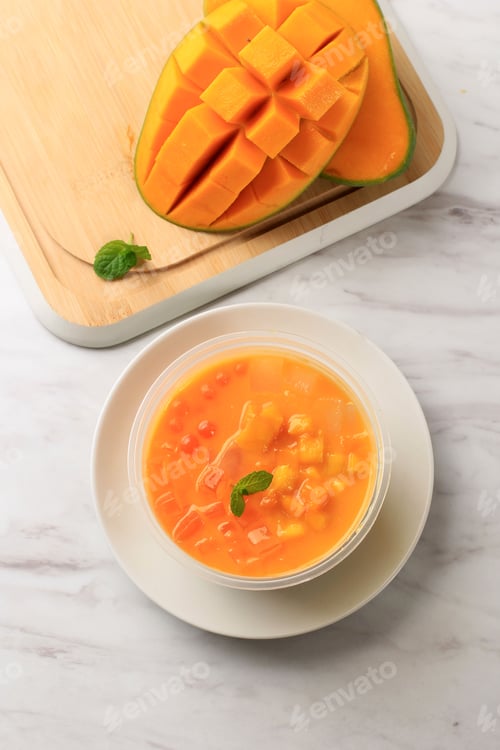 Preview: Mango Sago, Popular Dessert Made from Mango Juice, Jelly, Sagoo Pearl, Evaporated Milk