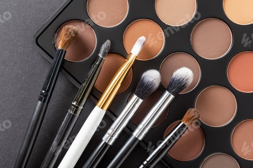 Preview: Make up equipment