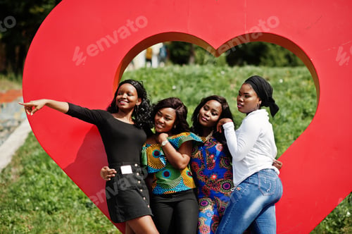 Preview: Group of african womens