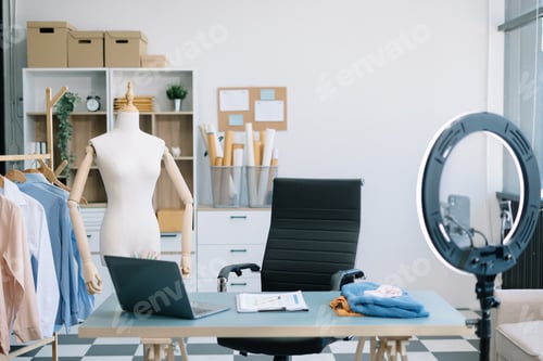 Preview: Freelance job home business, women online seller.