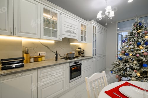 Preview: Festive Decorated Kitchen Ready for Christmas Morning