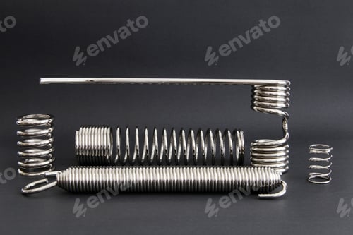 Preview: Metal springs in different sizes