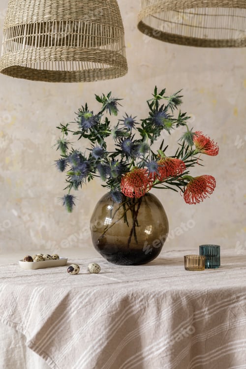 Preview: Floral composition at kitchen interior