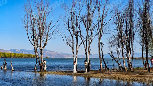 Preview: Scenic view of Erhai Lake in Dali, Yunnan, China