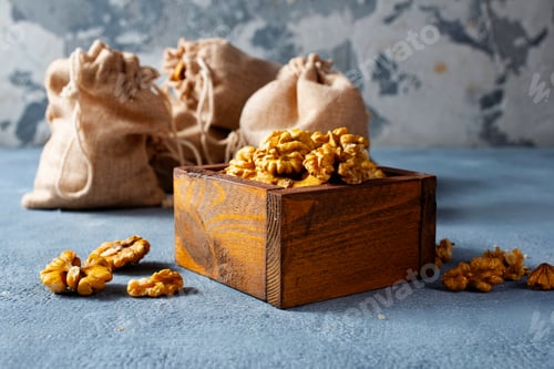 Preview: walnuts