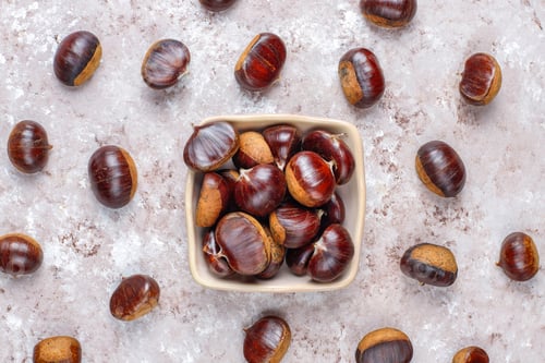 Preview: Fresh organic chestnuts.