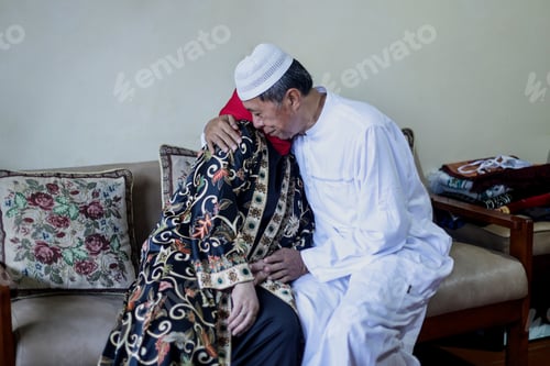 Preview: Muslim old couple hugging on Eid Mubarak