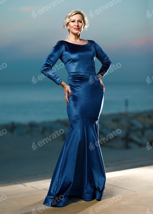 Preview: Portrait Of Adult Fashionable Elegant Woman In The City.