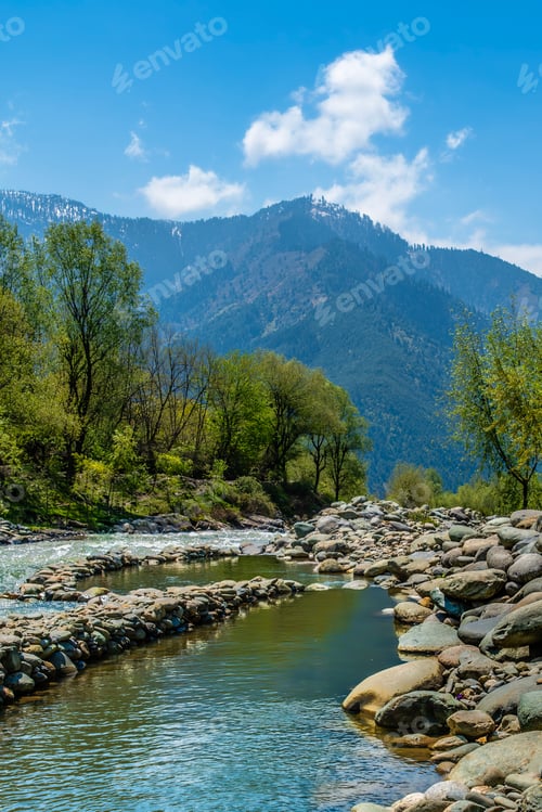 Preview: Scenic view of the Barwala waterfall, Sonamarg, Kashmir.
