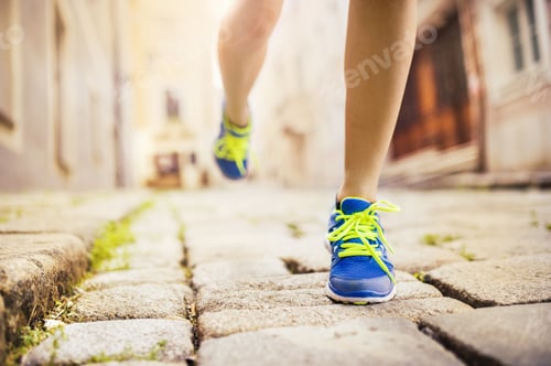 Preview: Female runner, feet closeup