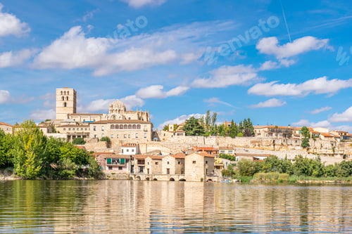 Preview: Panoramic view of the city of Zamora from the Duero river, Spain.Colegiata de Santa María la Mayor.