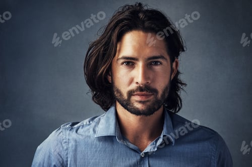 Preview: Hes quite the looker