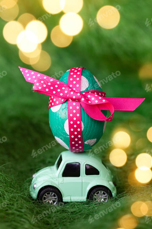 Preview: Toy car with Easter egg