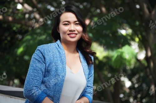 Preview: Attractive Asian woman