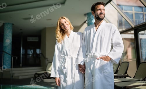 Preview: Couple enjoying spa wellness treatments
