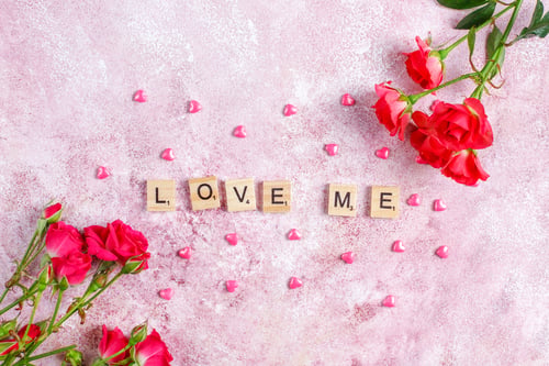 Preview: Valentine's day greeting card with rose flowers.