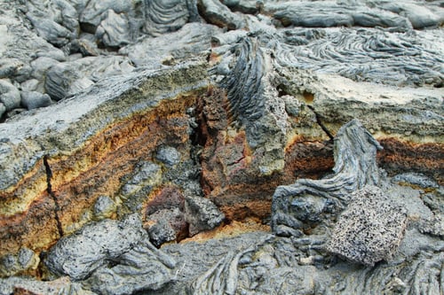 Vista previa: Textures of black lava (pahoehoe) in Santiago island
