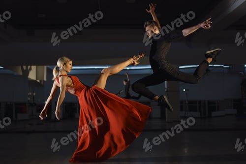 Preview: Contemporary passional dance