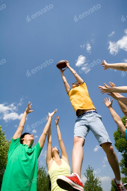 Preview: Group of friends playing American Football