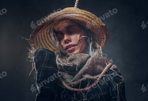Preview: Hallowee costume concept - pretty girl is a scarecrow