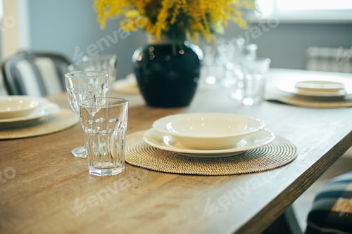 Preview: Festive table setting