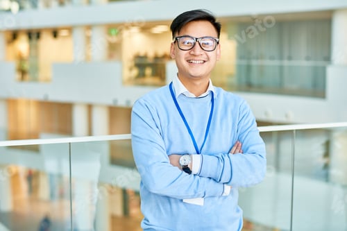 Preview: Asian IT Specialist