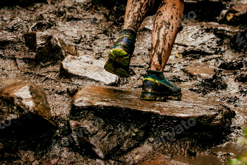 Preview: dirty feet runner