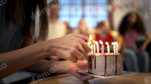 Preview: Parents and children are enjoying the birthday anniversary party