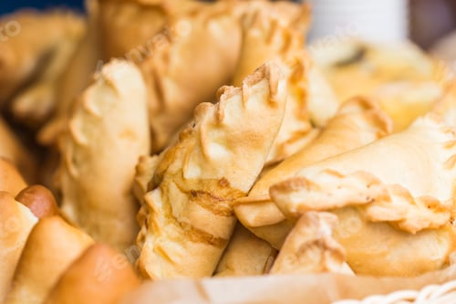 Preview: Street food - Fresh patties on the food market