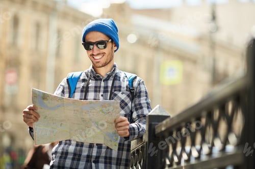 Preview: Tourist Holding Map
