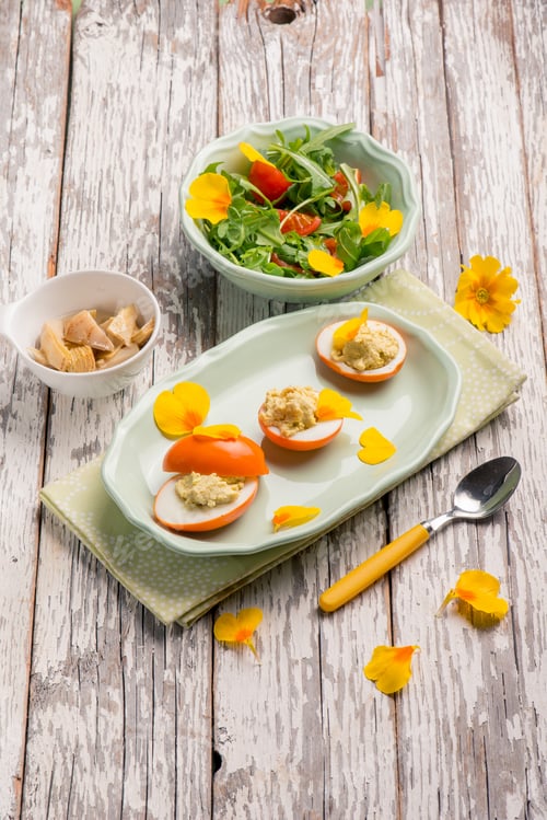 Preview: curcuma stuffed egg with mixed salad