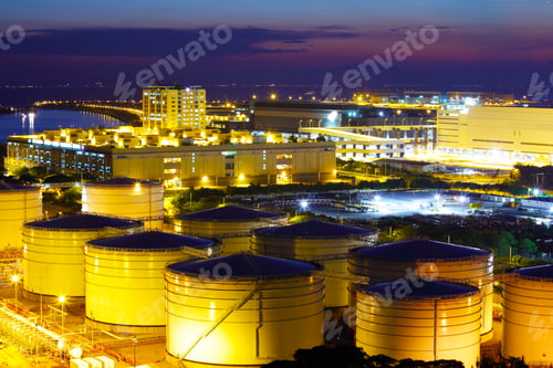 Preview: Oil tanks for cargo service at night