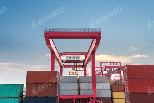 Preview: shipping containers with gantry crane