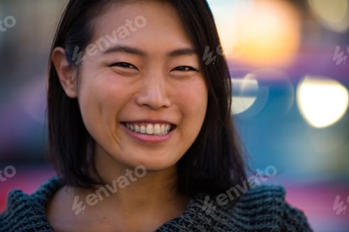 Preview: Japanese girl in Tokyo