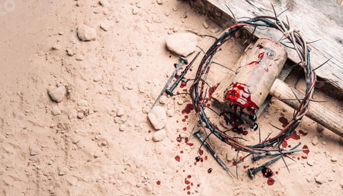 Vista previa: Old wooden cross, hammer, bloody nails and crown of thorns on ground. Banner. Copy space. Good