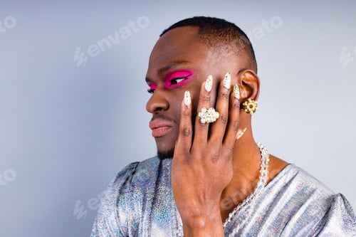 Preview: african american with pearl ring on the finger and necklace beads bijouterie