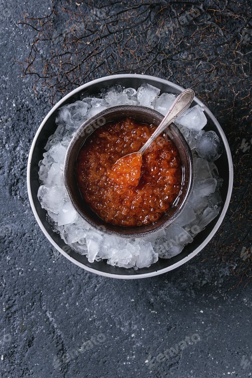 Preview: Bowl of red caviar