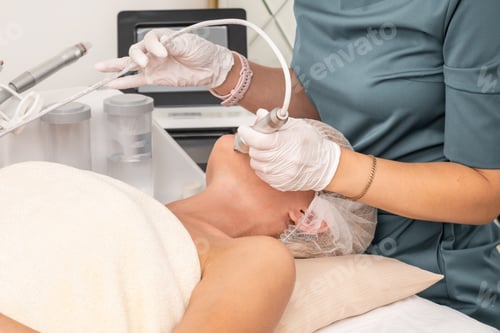 Preview: Microcurrent skin therapy is a rejuvenation procedure using weakly pulsed low-frequency current.