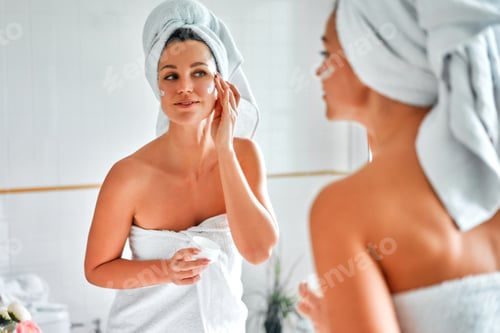 Preview: Woman in bathroom