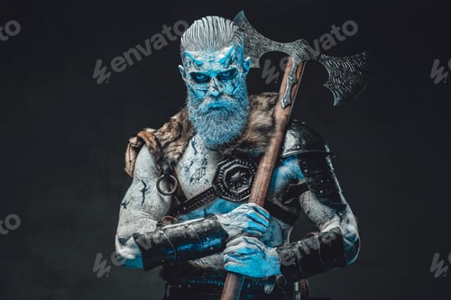 Preview: Savage warrior with pale skin in dark armour with two handed axe