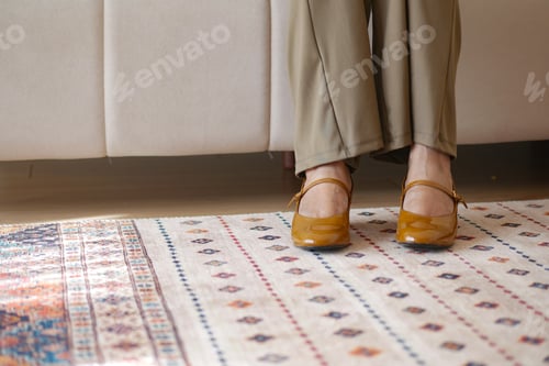 Preview: Chic shoes in a cozy space