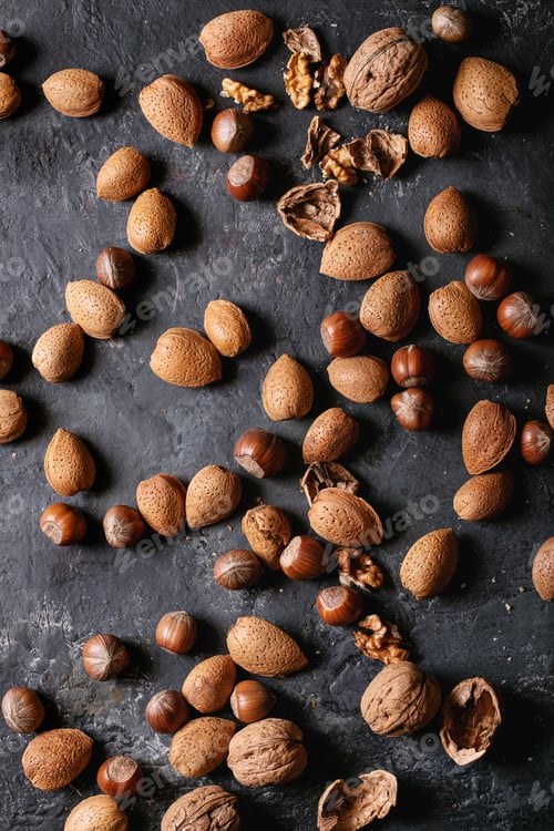 Preview: Varieties of nuts: almonds, hazelnuts and walnuts