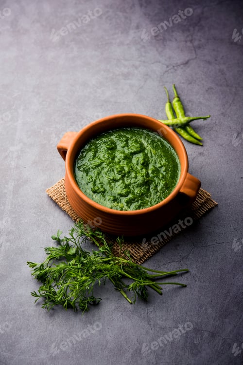 Preview: Cilantro or coriander past