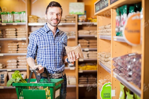 Preview: Buying some healthy food at the supermarket