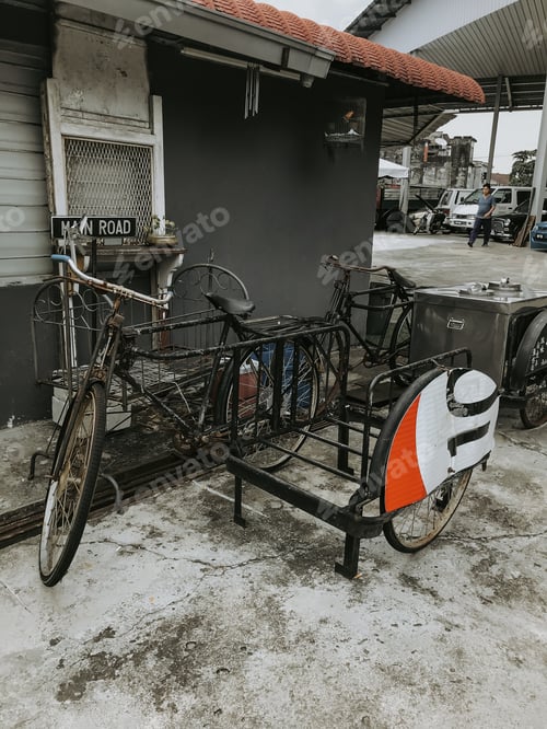 Preview: vintage trishaw park