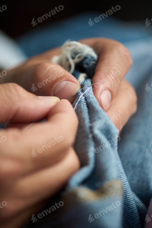 Preview: Stitching two parts of denim textile