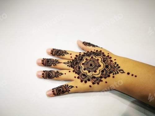 Preview: henna drawings on a child's hand