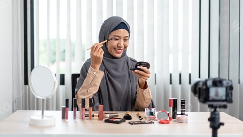 Preview: Woman muslim blogger is present make up tutorial beauty cosmetic review product and broadcast live
